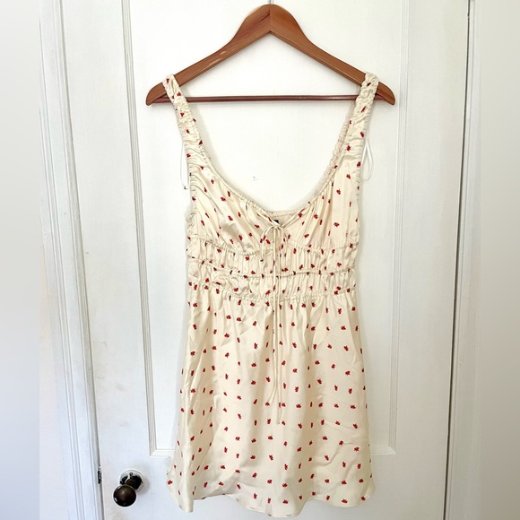 Zara Satin floral dress - Picture 2 of 5